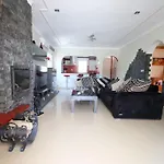 Holiday home Agradable Con Piscina Torrevieja