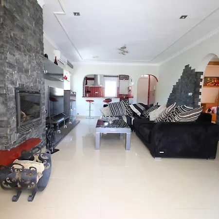 Semesterbostad Agradable Con Piscina Torrevieja