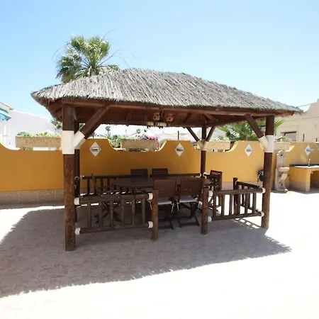 Semesterbostad Agradable Con Piscina *