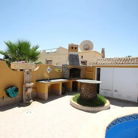 Semesterbostad Agradable Con Piscina Torrevieja