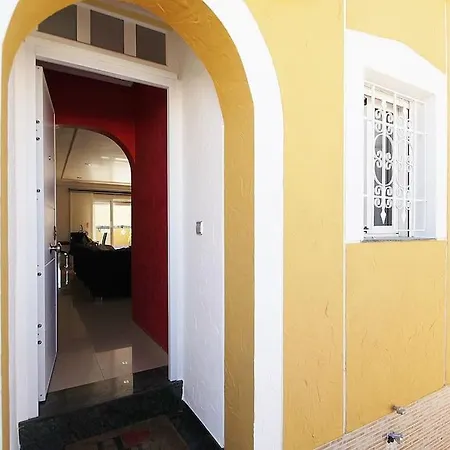 Prázdninový dům Agradable Con Piscina